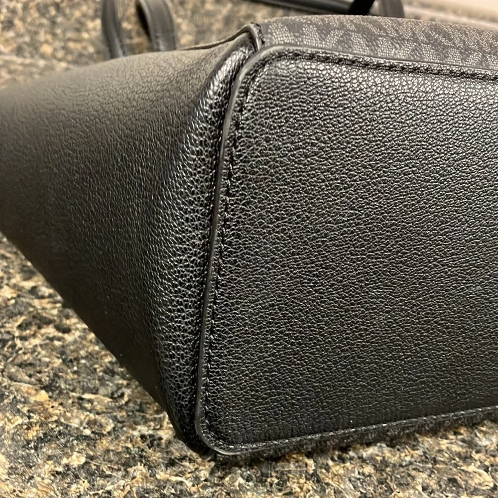 Michael Kors charlotte large tote black signature bag purse - Picture 4 of 16